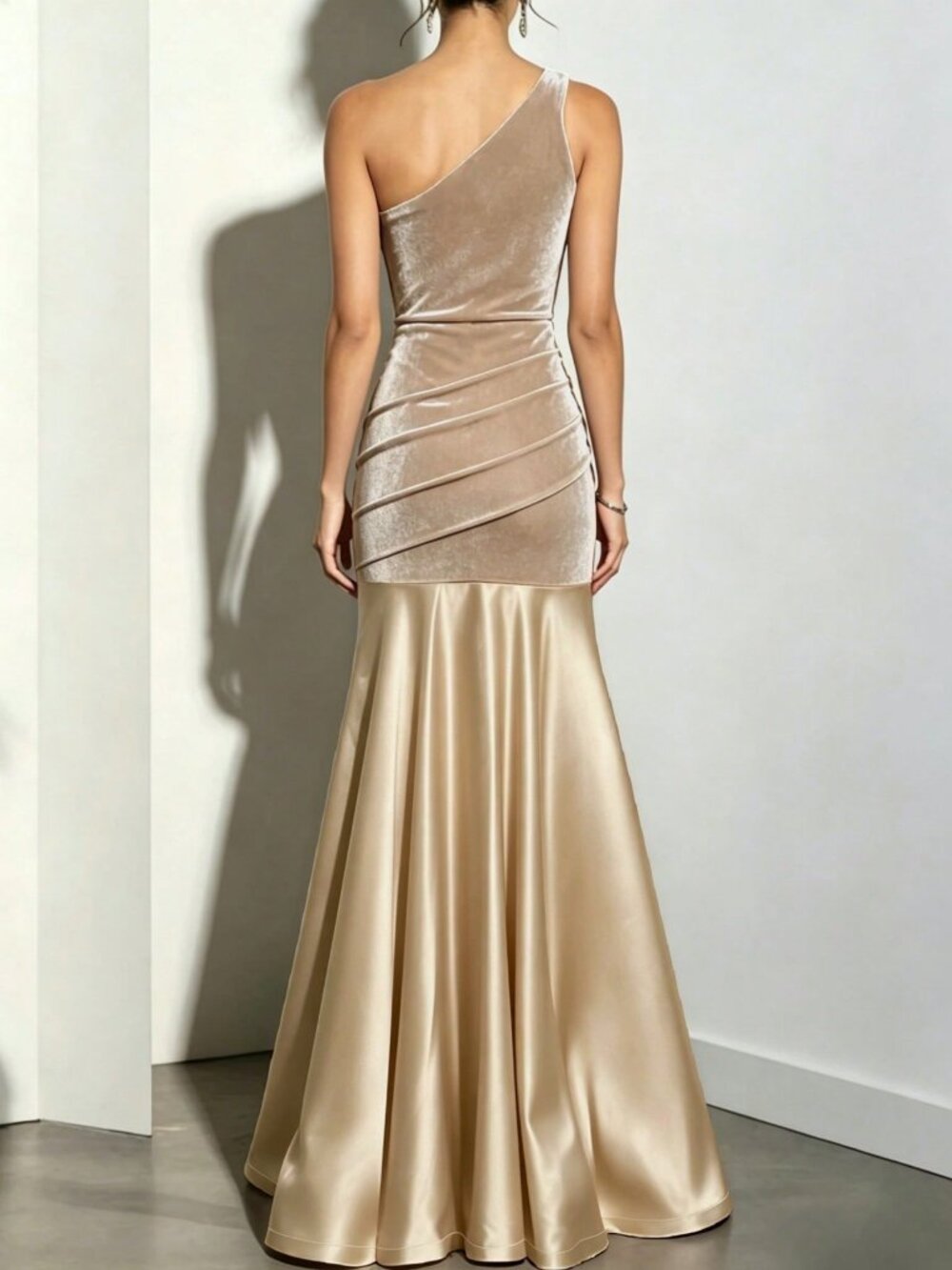 Champagne Elegant One shoulder velvet Formal Maxi Dress - Picture 2 of 4